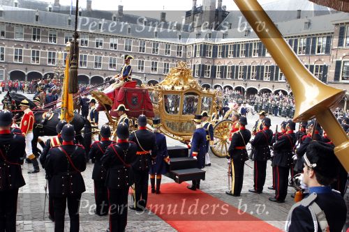 Den Haag 21 september 2010
Prinsjesdag 2010 op het binnenhof en bij paleis Noordeinde. Koningin Beatrix Prins Willem Alexander Prinses Maxima Prins Constantijn Prinses Laurentien . Gouden Koets
Pieter v Vollenhoven en Prinses Margriet
Peter Smulders bv