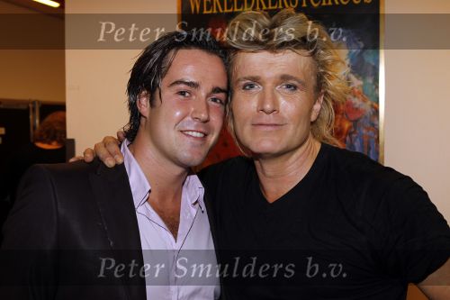 Amsterdam 11 oktober 2010
Premiere Hurricane van Hans Klok in Carre. Hans met stiefzoon
Peter Smulders bv