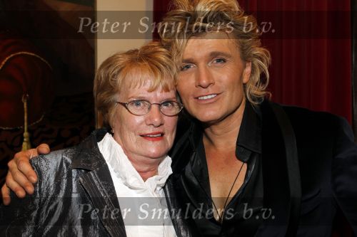 Amsterdam 11 oktober 2010
Premiere Hurricane van Hans Klok in Carre. Hans met zijn moeder
Peter Smulders bv
