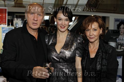 Amsterdam 27 september 2010
Presentatie cd Anne v Veen in Carre. Anne is de dochter van herman v  Veen en Willeke Alberti neemt de eerste cd in ontvangst.
Peter Smulders bv