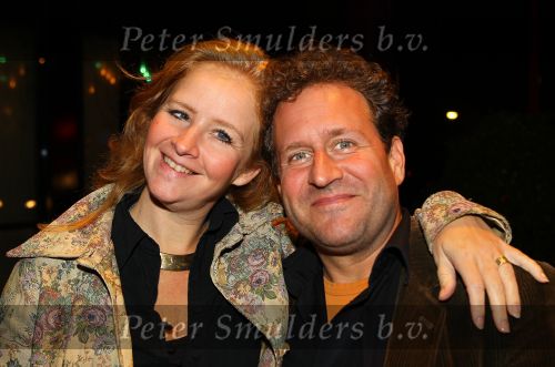 Gouda, 11 Oktober 2010
Premiere Ivo Niehe van de nieuwe theatervoorstelling van Mussen & Zwanen, LICHTJES IN JE OGEN.
Hilke Bierman en Thijs v Aken
Foto Peter Smulders BV