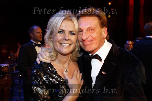 Amsterdam 22 oktober 2010
Televizierring 2010 in carre. Carlo Boszhard en Irene Moors winnen de ring voor de tv kantine. Irene met Hennie Huisman
Peter Smulders bv