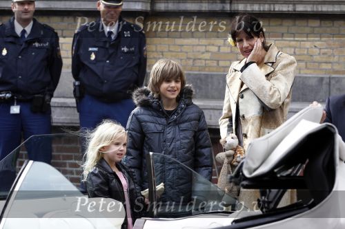 Amsterdam 12 oktober 2010
Herdenkingsdienst van Antonie Kamerling in het Amstel Hotel. De wagens van de stoet waren allemaal cadillac s. Isa Hoes Merlijn en Vlinder 
Peter Smulders bv
