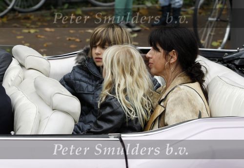 Amsterdam 12 oktober 2010
Herdenkingsdienst van Antonie Kamerling in het Amstel Hotel. De wagens van de stoet waren allemaal cadillac s. Isa Hoes Merlijn en Vlinder 
Peter Smulders bv
