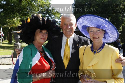 Breukelen 16 juni 2010
Haringparty op Neyenrode
Jaap Rost Onnes met zijn vrouw en...