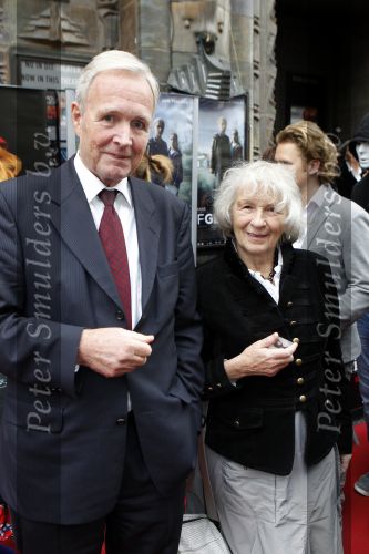 Amsterdam 13 oktober 2010
Premiere Briefgeheim in Tuschinski. Jan Terlouw met vrouw en dochter
Peter Smulders bv