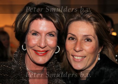 Amsterdam, 19 Oktober 2010
Premiere Yves Saint Laurent bij Christie\'s
Janneke Brinkman met haar dochter Cristine Brinkman
Foto Peter Smulders BV