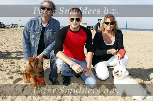 Scheveningen 3 oktober 2010
Dogwalk georganiseerd door de stichting van Bridget Maasland .Jim bakkum met ouders
Peter Smulders bv