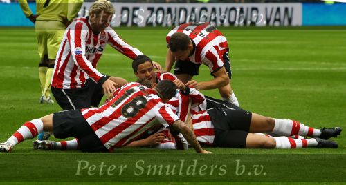 Eindhoven, 24 Oktober 2010
Kompetitiewedstrijd PSV-Feyenoord, eindstand 10-0 Seizoen 2010/2011
De grootste nederlaag van Feyenoord ooit in het betaalde voetbal
Evenaring van de grootste overwinning PSV in het betaald Voetbal
Jonathan Reis
Foto Junior Smulders