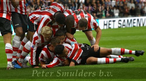 Eindhoven, 24 Oktober 2010
Kompetitiewedstrijd PSV-Feyenoord, eindstand 10-0 Seizoen 2010/2011
De grootste nederlaag van Feyenoord ooit in het betaalde voetbal
Evenaring van de grootste overwinning PSV in het betaald Voetbal
Jonathan Reis
Foto Junior Smulders