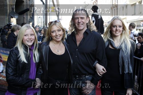 Amsterdam 10 oktober 2010
Premiere film van Sinterklaas in Tuschinski. Kiki Classen met haar man en zijn dochters
Peter Smulders bv