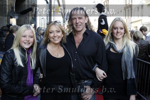 Amsterdam 10 oktober 2010
Premiere film van Sinterklaas in Tuschinski. Kiki Classen met haar man en zijn dochters
Peter Smulders bv