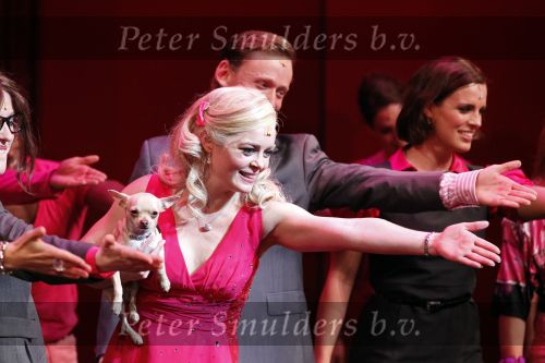 Tilburg 10 oktober 2010
Premiere Legally Blonde in de schouwburg van Tilburg.
Kim Lian v d Meij speelt de hoofdrol.
Peter Smulders bv