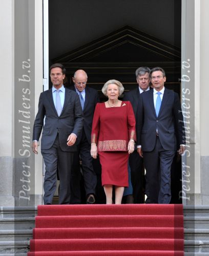 Den Haag 14 oktober 2010
Het kabinet van President Mark Rutte bij Koningin Beatrix op huis ten Bosch.Henk Kamp Hans Dillen Marja van Bijsterveldt Vliegenthart Gerd Leers Uri Rosenthal Maxim Verhagen Piet Hein Donner Ivo Opstelten Jan Kees de Jager Melanie Schultz van Haegen Maas Geesteranus en Edith Schippers