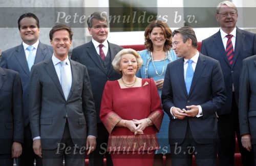Den Haag 14 oktober 2010
Het kabinet van President Mark Rutte bij Koningin Beatrix op huis ten Bosch.Henk Kamp Hans Dillen Marja van Bijsterveldt Vliegenthart Gerd Leers Uri Rosenthal Maxim Verhagen Piet Hein Donner Ivo Opstelten Jan Kees de Jager Melanie Schultz van Haegen Maas Geesteranus en Edith Schippers
