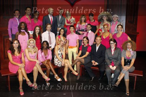 Tilburg 10 oktober 2010
Premiere Legally Blonde in de schouwburg van Tilburg.
Kim Lian v d Meij speelt de hoofdrol. cast
Peter Smulders bv