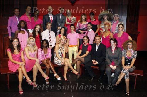 Tilburg 10 oktober 2010
Premiere Legally Blonde in de schouwburg van Tilburg.
Kim Lian v d Meij speelt de hoofdrol. cast
Peter Smulders bv