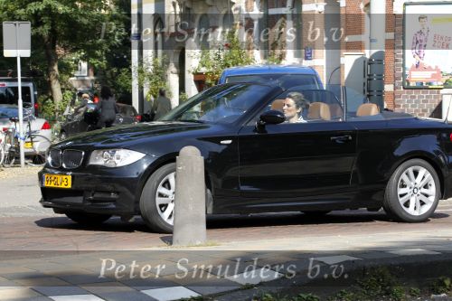 Amsterdam 29 september 2010
Lieke v Lexmond in haar bmw cabrio en op straat.
Peter Smulders bv