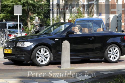 Amsterdam 29 september 2010
Lieke v Lexmond in haar bmw cabrio en op straat.
Peter Smulders bv