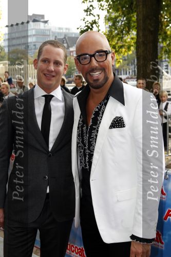 Amsterdam 3 oktober 2010
Premiere Petticoat in Carre. Maik de Boer met een kennis
Peter Smulders bv