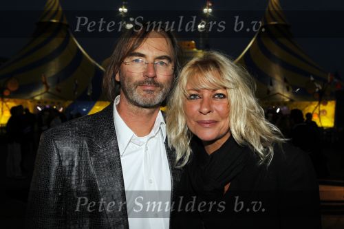 Amsterdam 7 oktober 2010
Premiere cirque du soleil bij de amsterdam Arena. Manuela Kemp met man
Peter Smulders bv