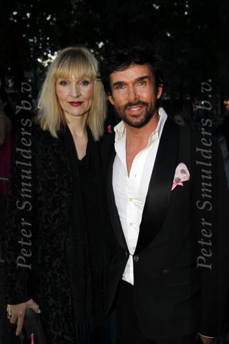 Amsterdam 29 september 2010
Pink Ribbon gala in de westerkerk. Mari v d Ven met een vriendin
Peter Smulders bv