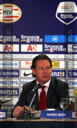 Eindhoven, 24 Oktober 2010
Kompetitiewedstrijd PSV-Feyenoord, eindstand 10-0 Seizoen 2010/2011
De grootste nederlaag van Feyenoord ooit in het betaalde voetbal
Evenaring van de grootste overwinning PSV in het betaald Voetbal
Een aangeslagen Mario Been tijdens de persconferentie
Foto Junior Smulders