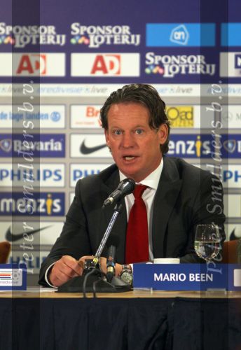 Eindhoven, 24 Oktober 2010
Kompetitiewedstrijd PSV-Feyenoord, eindstand 10-0 Seizoen 2010/2011
De grootste nederlaag van Feyenoord ooit in het betaalde voetbal
Evenaring van de grootste overwinning PSV in het betaald Voetbal
Een aangeslagen Mario Been tijdens de persconferentie
Foto Junior Smulders