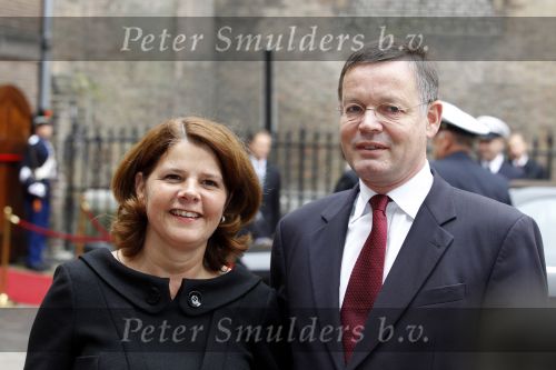 Den Haag 21 september 2010
Prinsjesdag 2010 op het binnenhof en bij paleis Noordeinde. Marja v Bijsterveldt Vliegenthart en partner
Peter Smulders bv