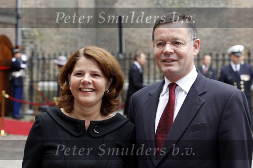 Den Haag 21 september 2010
Prinsjesdag 2010 op het binnenhof en bij paleis Noordeinde. Marja v Bijsterveldt Vliegenthart en partner
Peter Smulders bv