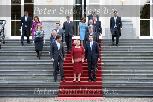 Den Haag 14 oktober 2010
Het kabinet van President Mark Rutte bij Koningin Beatrix op huis ten Bosch.Henk Kamp Hans Dillen Marja van Bijsterveldt Vliegenthart Gerd Leers Uri Rosenthal Maxim Verhagen Piet Hein Donner Ivo Opstelten Jan Kees de Jager Melanie Schultz van Haegen Maas Geesteranus en Edith Schippers