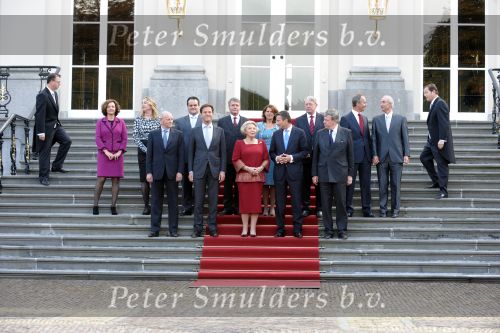 Den Haag 14 oktober 2010
Het kabinet van President Mark Rutte bij Koningin Beatrix op huis ten Bosch.Henk Kamp Hans Dillen Marja van Bijsterveldt Vliegenthart Gerd Leers Uri Rosenthal Maxim Verhagen Piet Hein Donner Ivo Opstelten Jan Kees de Jager Melanie Schultz van Haegen Maas Geesteranus en Edith Schippers