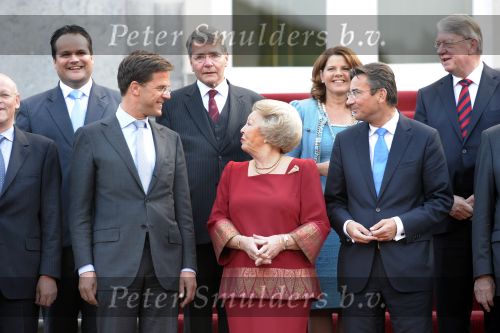 Den Haag 14 oktober 2010
Het kabinet van President Mark Rutte bij Koningin Beatrix op huis ten Bosch.Henk Kamp Hans Dillen Marja van Bijsterveldt Vliegenthart Gerd Leers Uri Rosenthal Maxim Verhagen Piet Hein Donner Ivo Opstelten Jan Kees de Jager Melanie Schultz van Haegen Maas Geesteranus en Edith Schippers