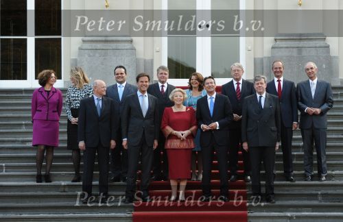 Den Haag 14 oktober 2010
Het kabinet van President Mark Rutte bij Koningin Beatrix op huis ten Bosch.Henk Kamp Hans Dillen Marja van Bijsterveldt Vliegenthart Gerd Leers Uri Rosenthal Maxim Verhagen Piet Hein Donner Ivo Opstelten Jan Kees de Jager Melanie Schultz van Haegen Maas Geesteranus en Edith Schippers