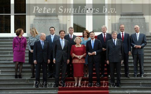 Den Haag 14 oktober 2010
Het kabinet van President Mark Rutte bij Koningin Beatrix op huis ten Bosch.Henk Kamp Hans Dillen Marja van Bijsterveldt Vliegenthart Gerd Leers Uri Rosenthal Maxim Verhagen Piet Hein Donner Ivo Opstelten Jan Kees de Jager Melanie Schultz van Haegen Maas Geesteranus en Edith Schippers