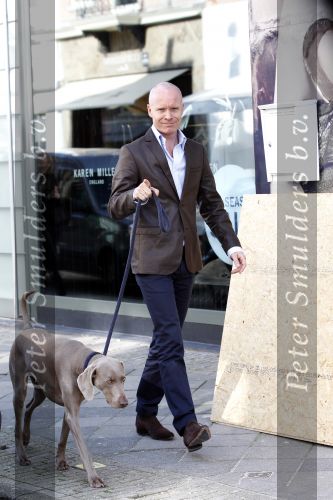 Amsterdam 29 september 2010
Mart Visser aan het wandelen met zijn hond.
Peter Smulders bv