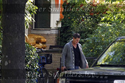 Amsterdam 25 september 2010
De auto\'s van Martijn en Amanda Krabbe staan allebei voor hun huis.
Peter Smulders bv