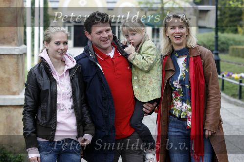 Biddinghuizen 26 april 2009
Bn ers in Walibi. 
Mary-Lou v Steenis met man en kinderen