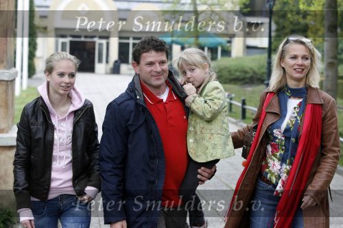 Biddinghuizen 26 april 2009
Bn ers in Walibi. 
Mary-Lou v Steenis met man en kinderen