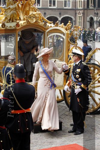 Den Haag 21 september 2010
Prinsjesdag 2010 op het binnenhof en bij paleis Noordeinde. Koningin Beatrix Prins Willem Alexander Prinses Maxima Prins Constantijn Prinses Laurentien Pieter v Vollenhoven en Prinses Margriet
Peter Smulders bv
