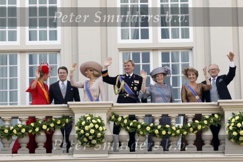 Den Haag 21 september 2010
Prinsjesdag 2010 op het binnenhof en bij paleis Noordeinde. Koningin Beatrix Prins Willem Alexander Prinses Maxima Prins Constantijn Prinses Laurentien Pieter v Vollenhoven en Prinses Margriet
Peter Smulders bv