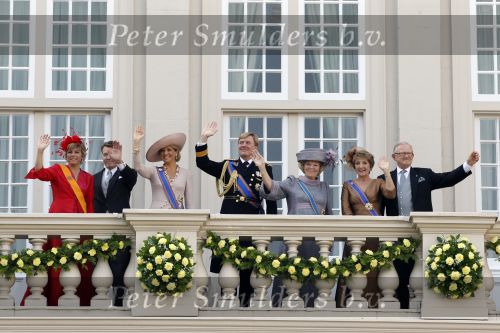 Den Haag 21 september 2010
Prinsjesdag 2010 op het binnenhof en bij paleis Noordeinde. Koningin Beatrix Prins Willem Alexander Prinses Maxima Prins Constantijn Prinses Laurentien Pieter v Vollenhoven en Prinses Margriet
Peter Smulders bv