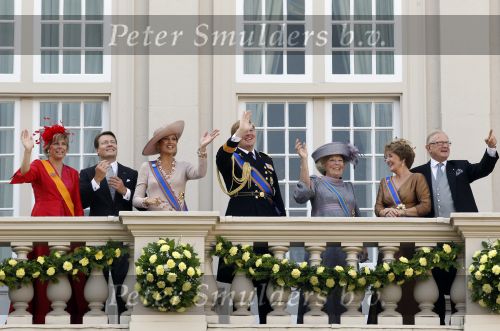 Den Haag 21 september 2010
Prinsjesdag 2010 op het binnenhof en bij paleis Noordeinde. Koningin Beatrix Prins Willem Alexander Prinses Maxima Prins Constantijn Prinses Laurentien Pieter v Vollenhoven en Prinses Margriet
Peter Smulders bv