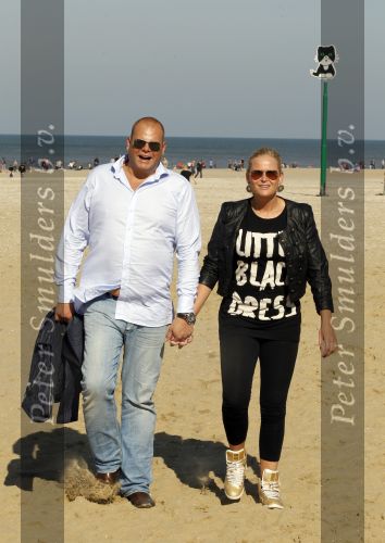 Scheveningen 3 oktober 2010
Dogwalk georganiseerd door de stichting van Bridget Maasland . Menno Kohler met vriendin en hond
Peter Smulders bv
