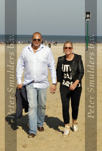 Scheveningen 3 oktober 2010
Dogwalk georganiseerd door de stichting van Bridget Maasland . Menno Kohler met vriendin en hond
Peter Smulders bv