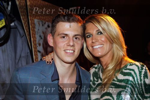 Amsterdam 3 oktober 2010
Premiere Petticoat in Carre met Chantal Janzen. Mike Weerts met Danielle Overgaag
Peter Smulders bv