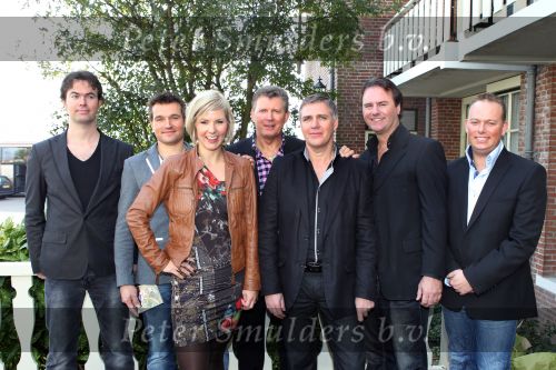 Volendam, 18 Oktober 2010 Hotel Spaander
CD Uitreiking Mon Amour met o.a.: Linda Schilder en Peter de Haan, Jan Smit en Jack Veerman
Foto Peter Smulders BV