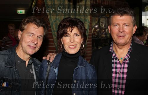 Volendam, 18 Oktober 2010 Hotel Spaander
CD Uitreiking Mon Amour met o.a.: Linda Schilder en Peter de Haan, Jan Smit 
Jack Veerman, Dick Plat en Carola Smit 
Foto Peter Smulders BV