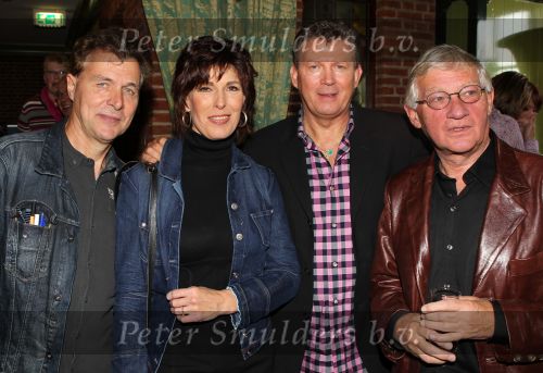 Volendam, 18 Oktober 2010 Hotel Spaander
CD Uitreiking Mon Amour met o.a.: Linda Schilder en Peter de Haan, Jan Smit 
Jack Veerman, Dick Plat en Carola Smit met hun oude manager Dick de Boer
Foto Peter Smulders BV