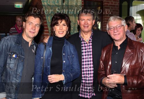 Volendam, 18 Oktober 2010 Hotel Spaander
CD Uitreiking Mon Amour met o.a.: Linda Schilder en Peter de Haan, Jan Smit 
Jack Veerman, Dick Plat en Carola Smit met hun oude manager Dick de Boer
Foto Peter Smulders BV